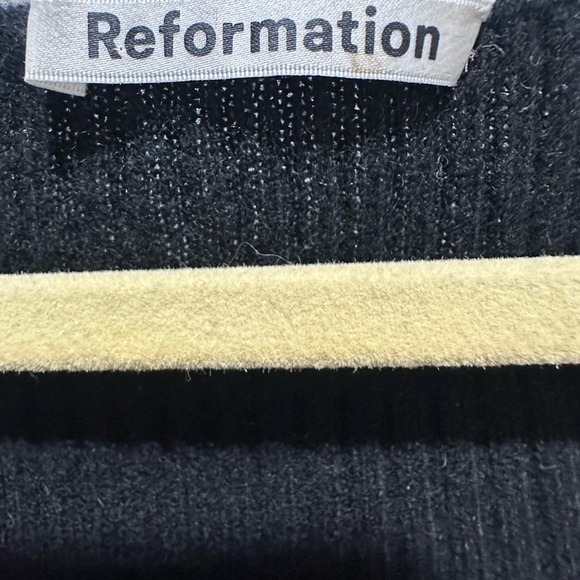 Reformation Mia Black Cashmere Scoop Neck Sweater Size Small EUC - Picture 4 of 6